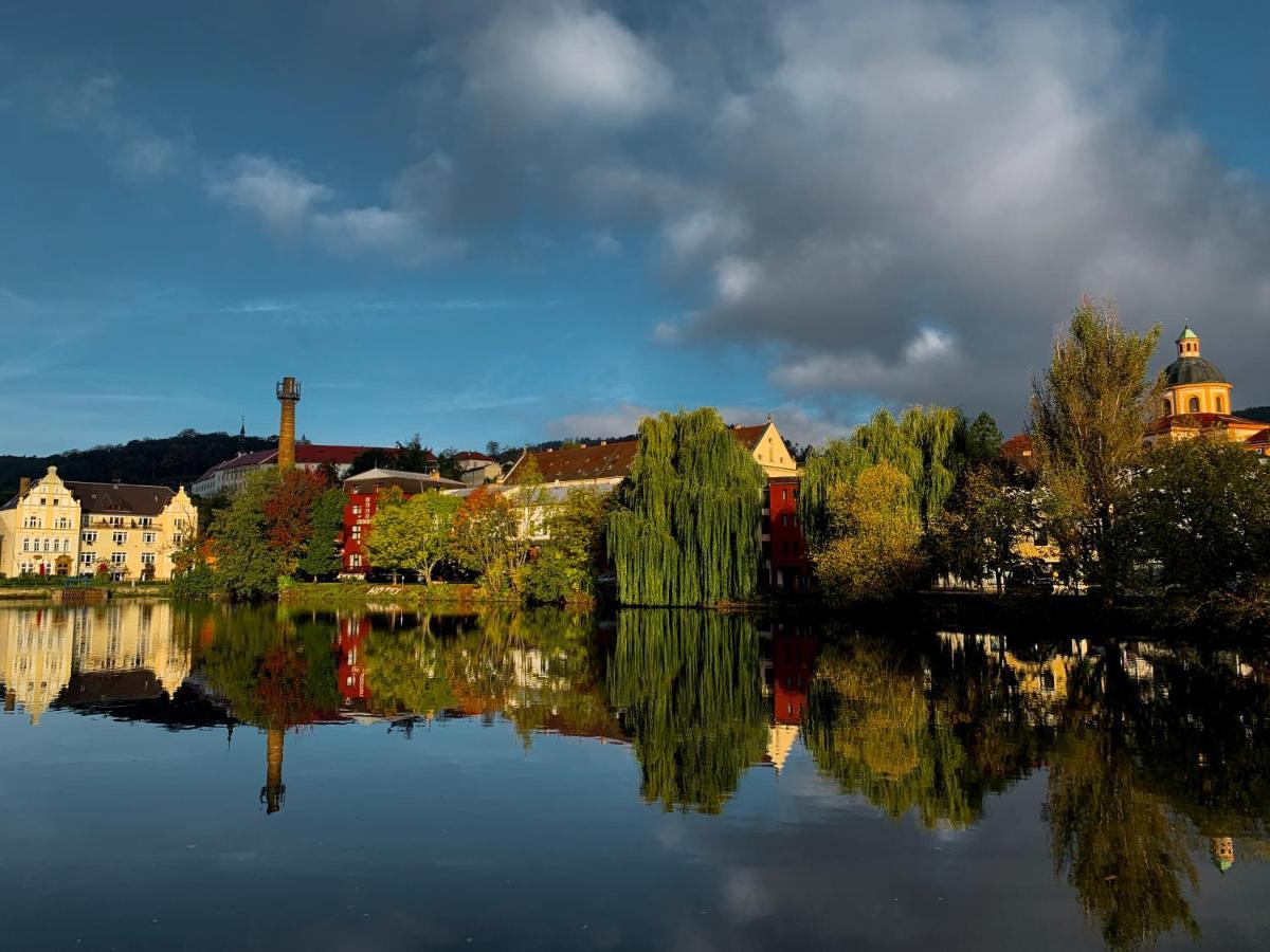 Aparthotel Faust Decin Bagian luar foto