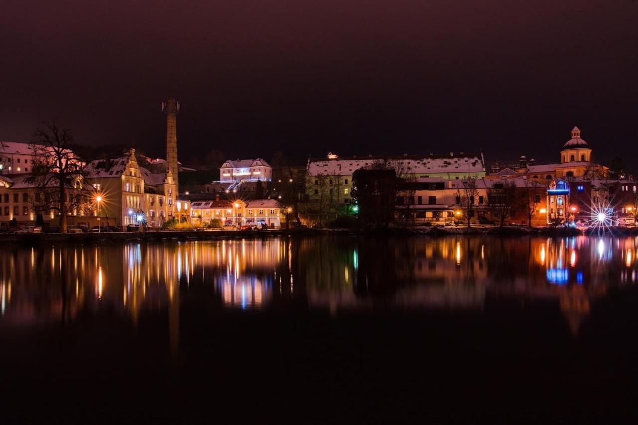 Aparthotel Faust Decin Bagian luar foto
