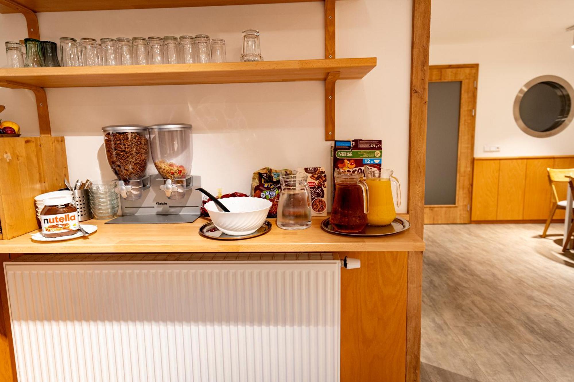 Aparthotel Faust Decin Bagian luar foto