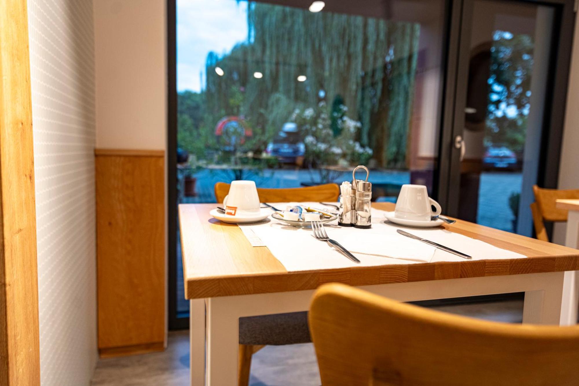 Aparthotel Faust Decin Bagian luar foto